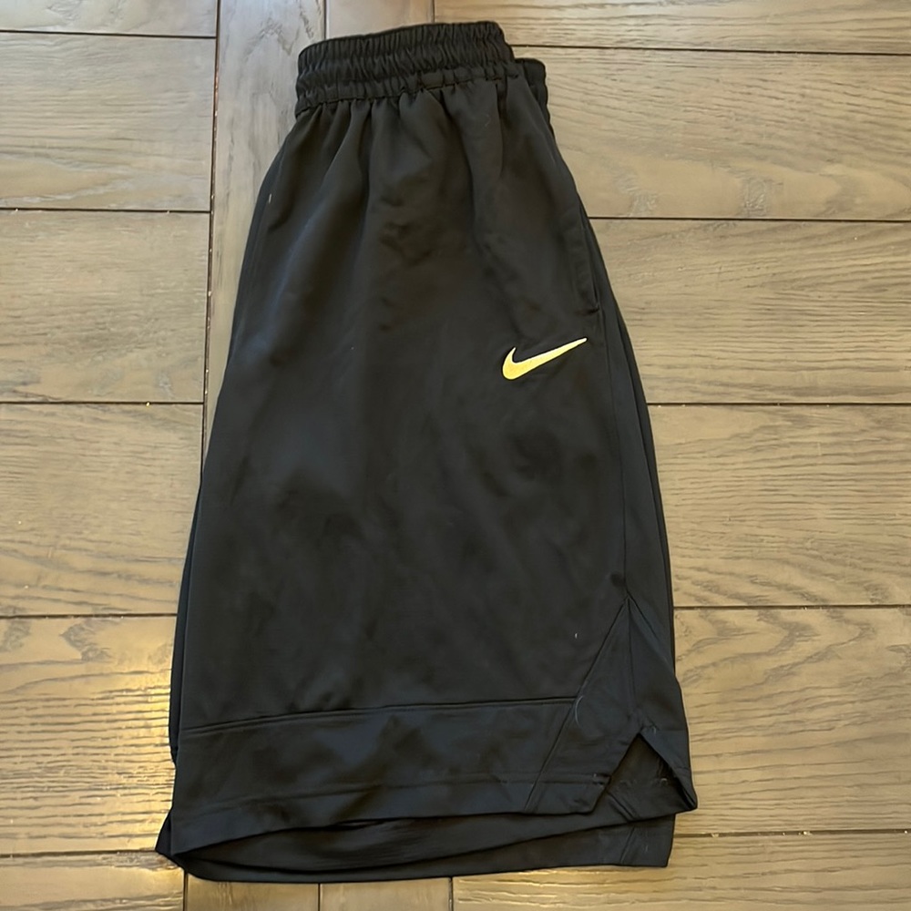 Boys Black Nike Shorts - L